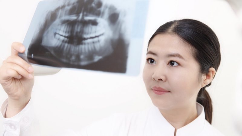 牙齿美白对牙齿有伤害吗对比冷光激光